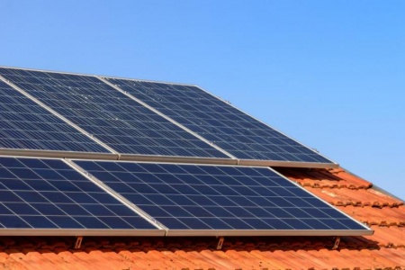 Pourquoi investir dans des panneaux solaires pour votre maison ?